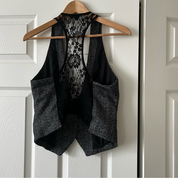 Express Y2K Herringbone Lace Vest - Picture 4 of 5